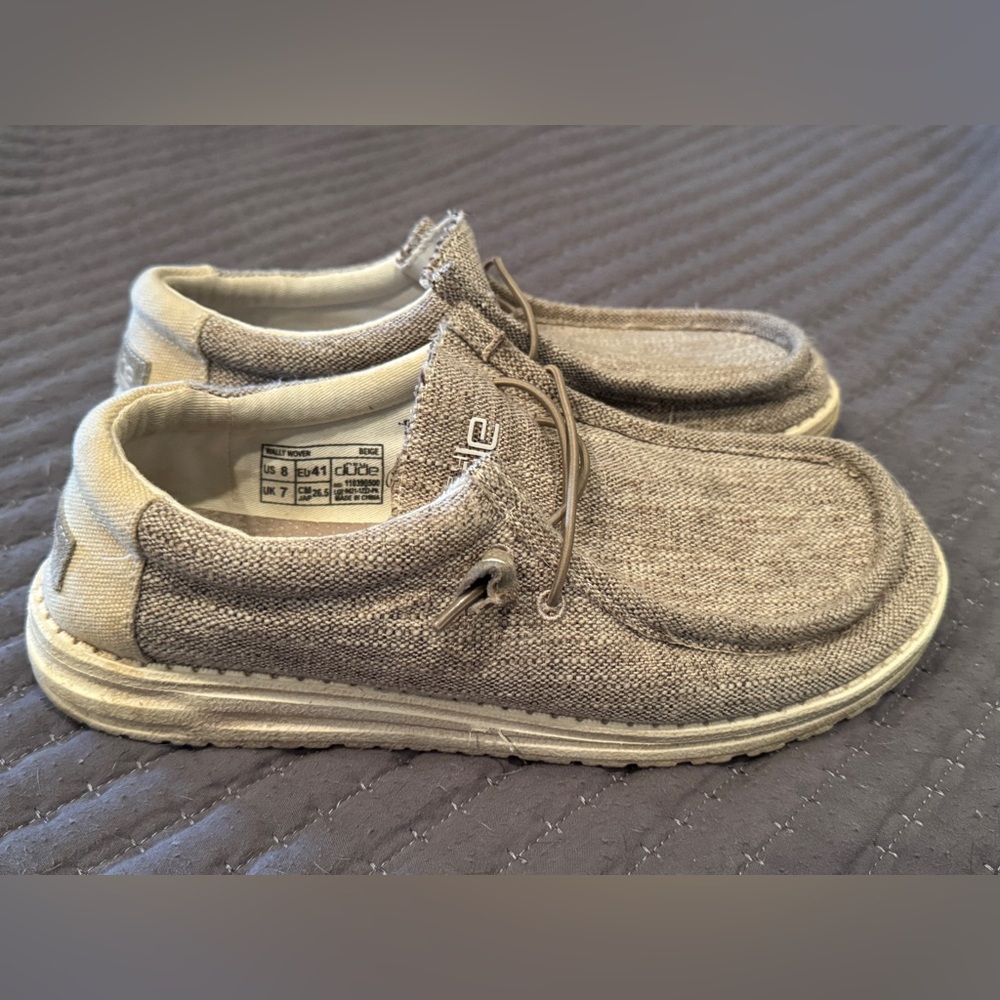 Hey Dude men’s Wally slip on shoes size 8 tan